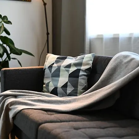 Center - Comfy & Modern