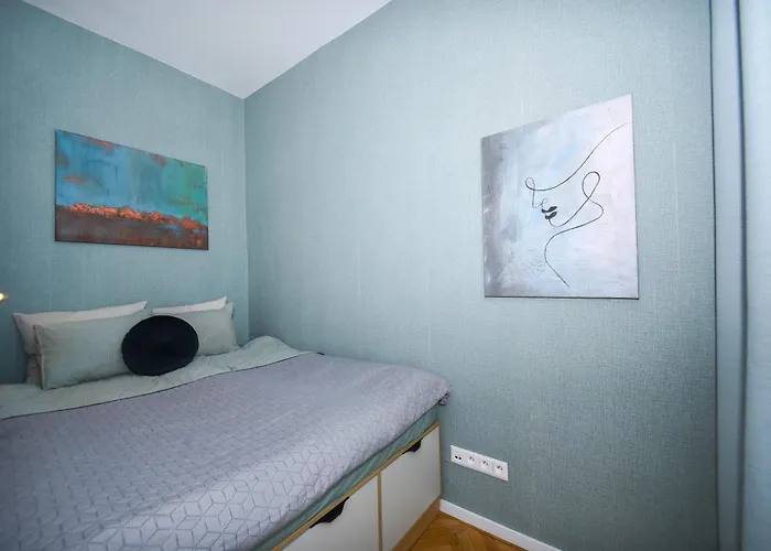 Center - Comfy & Modern *