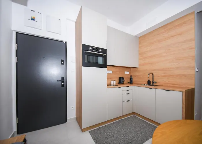 Center - Comfy & Modern