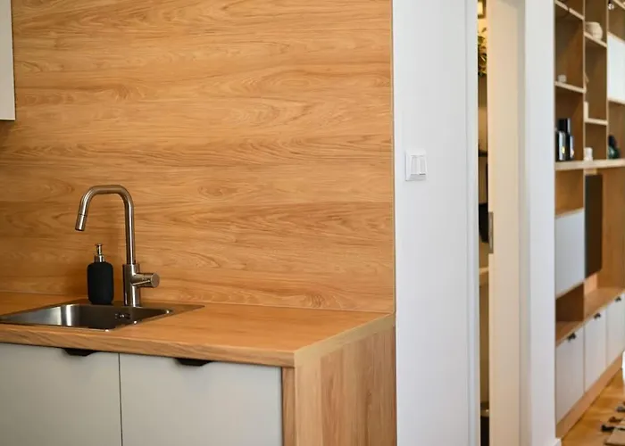 Center - Comfy & Modern *