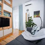 Center - Comfy & Modern Apartman *